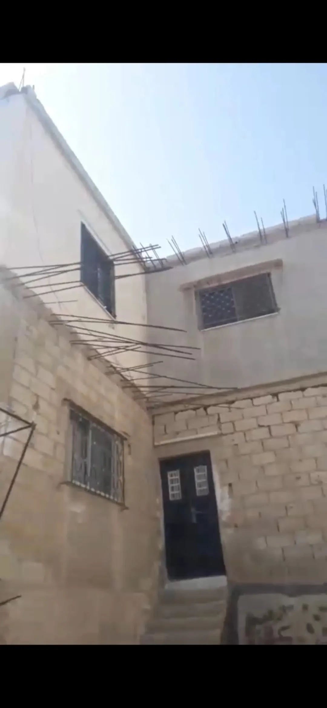 بيت عائلي ساحر في الزرقاء طابقين للبيع بسعر لا يقاوم