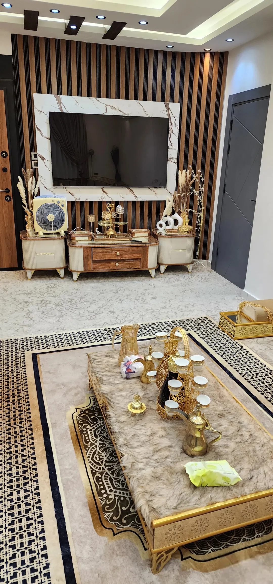 منزل شبه فيلا فاخر للبيع في اليادودة، عمان