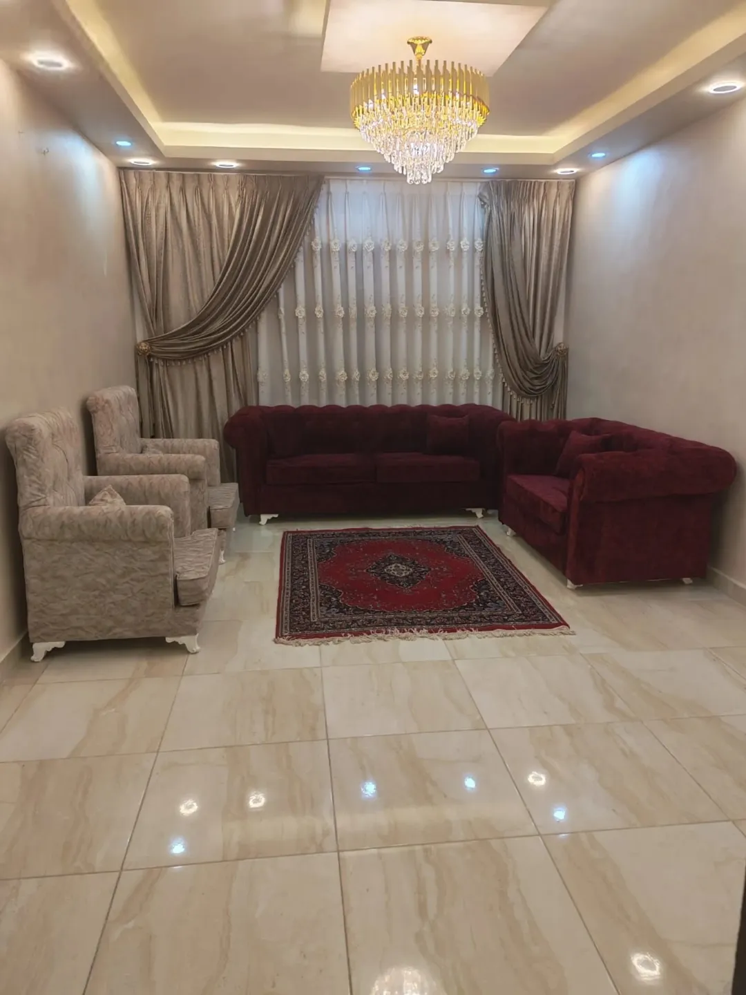 شقة مفروشة فاخرة للإيجار في عمان – طريق المطار
