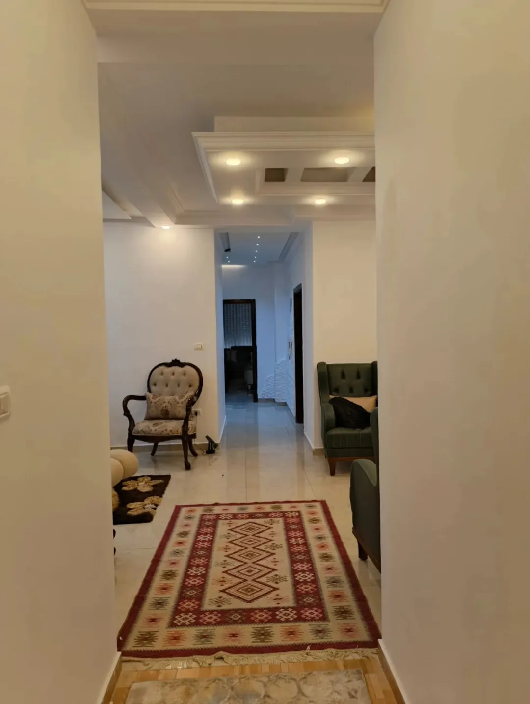 شقة فاخرة للبيع في حي الصحابة – عمان طريق المطار