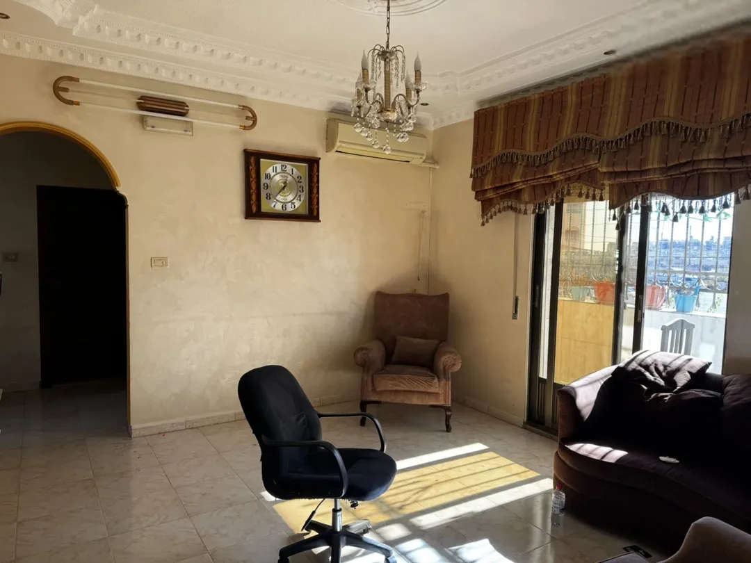 بيت للبيع شقه طابقيه