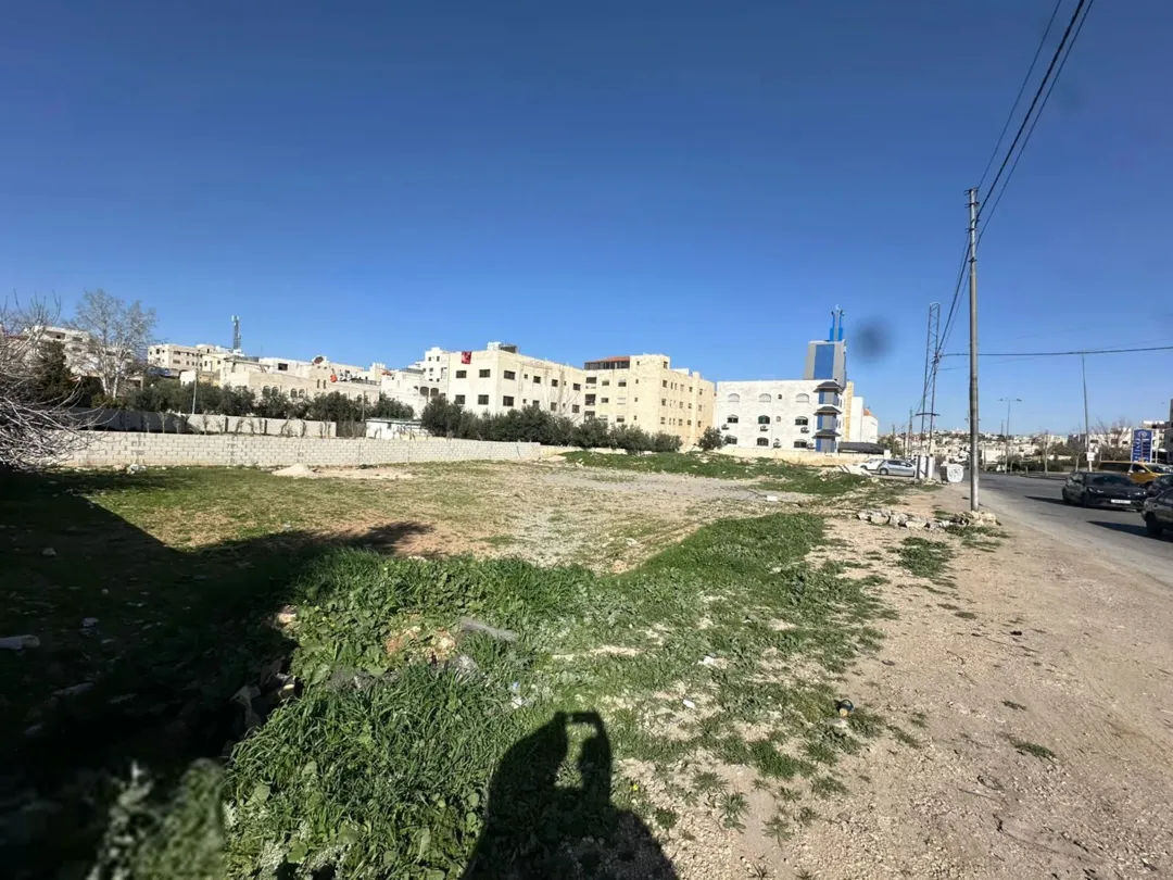 أرض للبيع في ضاحية الأمير علي – طريق المطار سكني تجاري