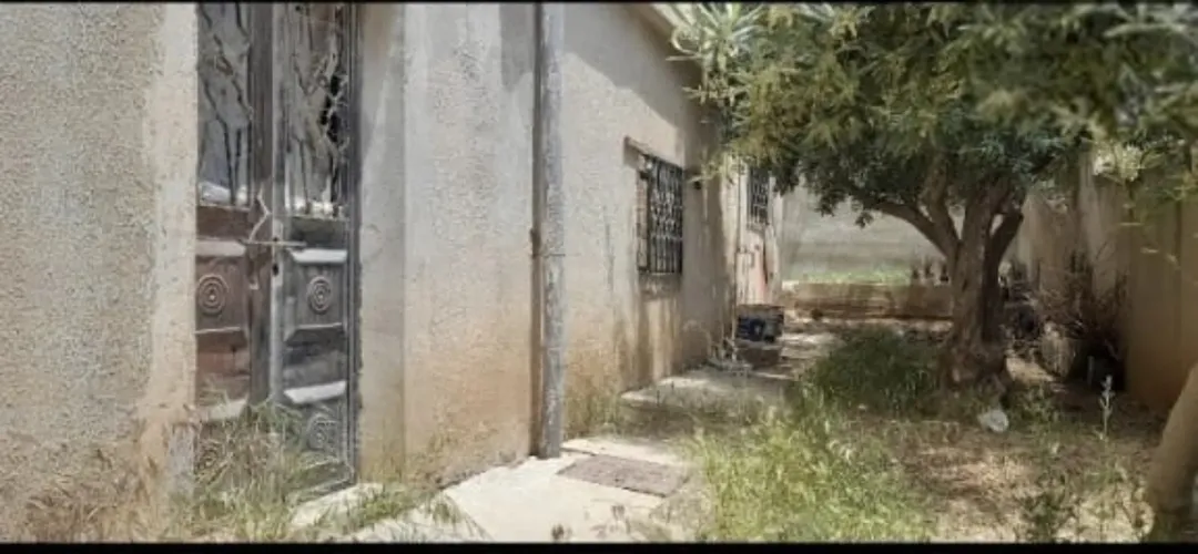 ارض لقطة للبيع في ناعور بسعر مغري الارض موقعها جدا ممتاز للسكن و التحارة بحكم قربه من الخدمات
