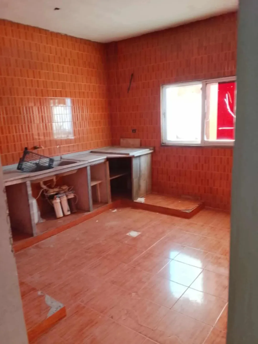 بيت مستقل للبيع في أبو الزيغان طابق وروف مميزان
