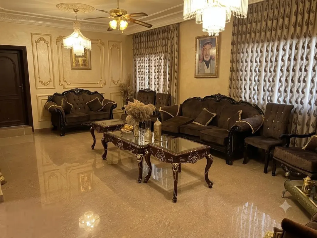 منزل للبيع في سحاب – عمان مع سطح مستقل