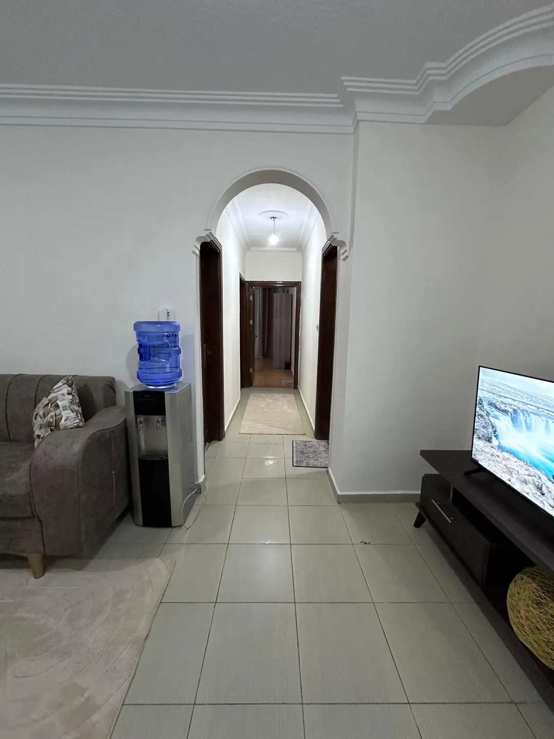 شقة فاخرة مفروشة للإيجار – تشطيبات جديدة ولم تُسكن من قبل | ID 738080