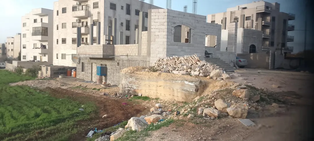 منزل للبيع في عين الباشا فرصة لا تعوّض