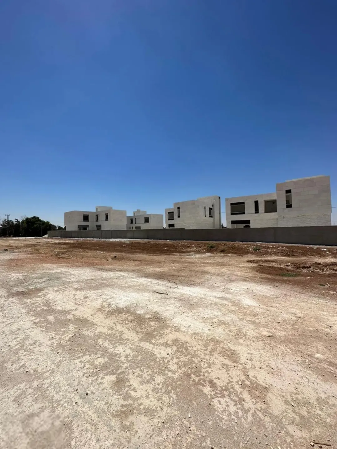قطعة أرض سكنية للبيع في ضاحية النسيم – عمان