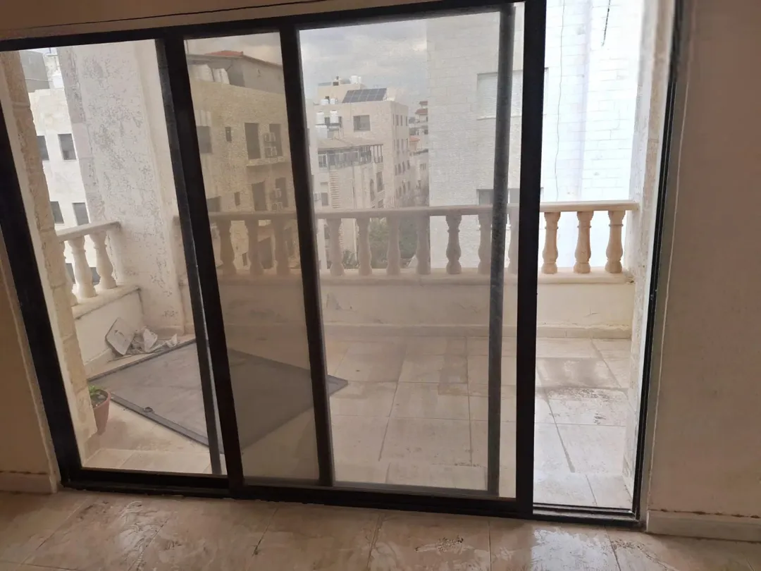 شقة للبيع في أم أذينة – موقع راقٍ ومساحة مميزة