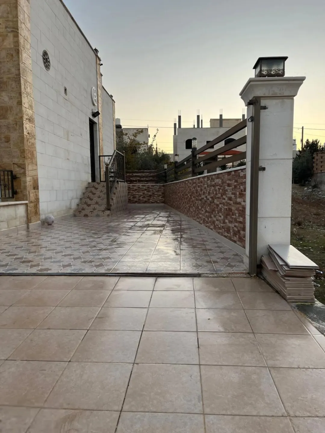 منزل شبه فيلا للبيع