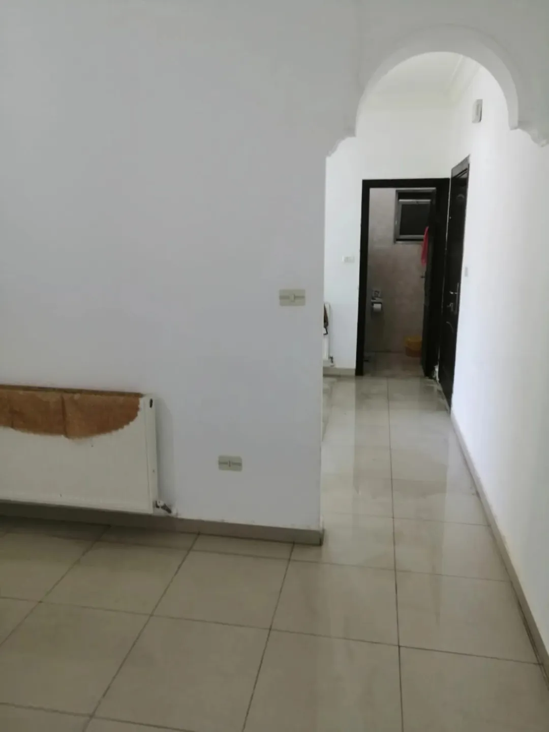 شقه للبيع في المدينه الرياضيه قرب اسواق بيت العز