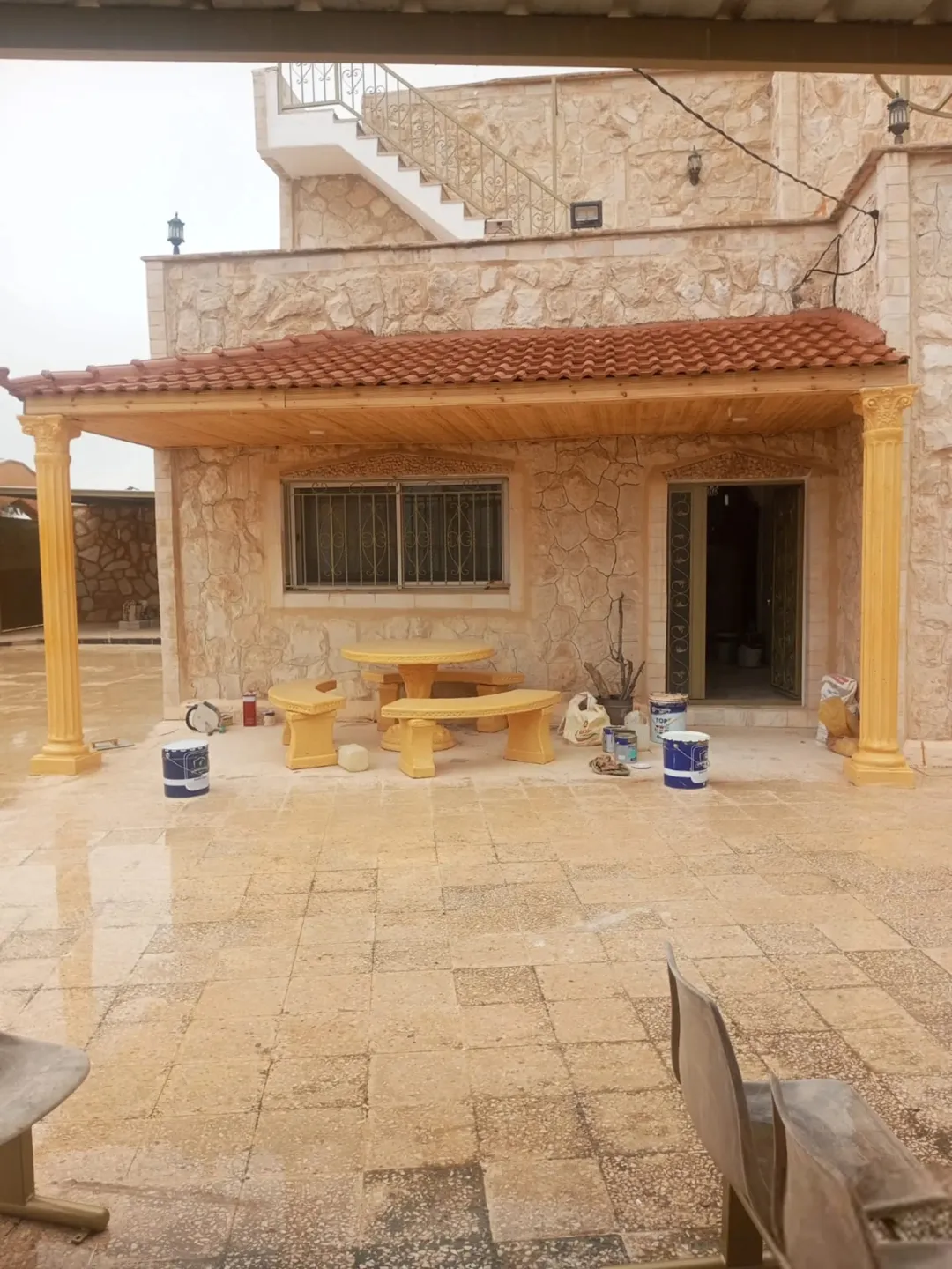 مزرعة مع مسبح للبيع