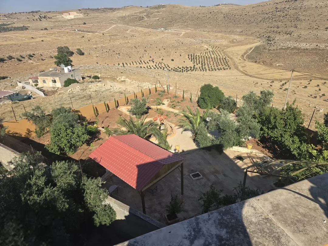 مزرعة مع مسبح للبيع