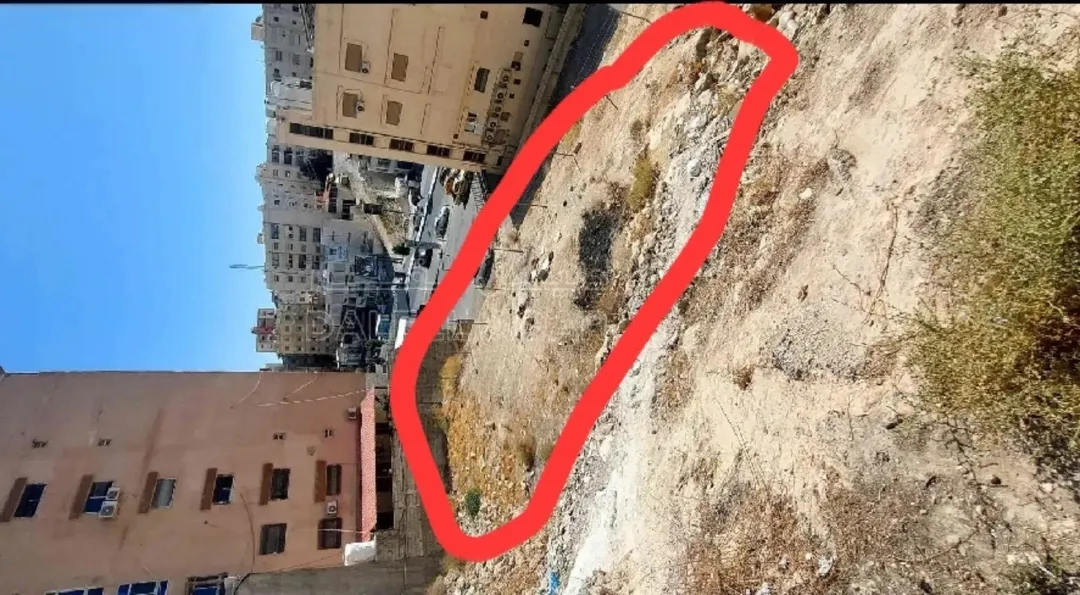 أرض سكنية مميزة للإطلالة في جبل المغير – الزرقاء