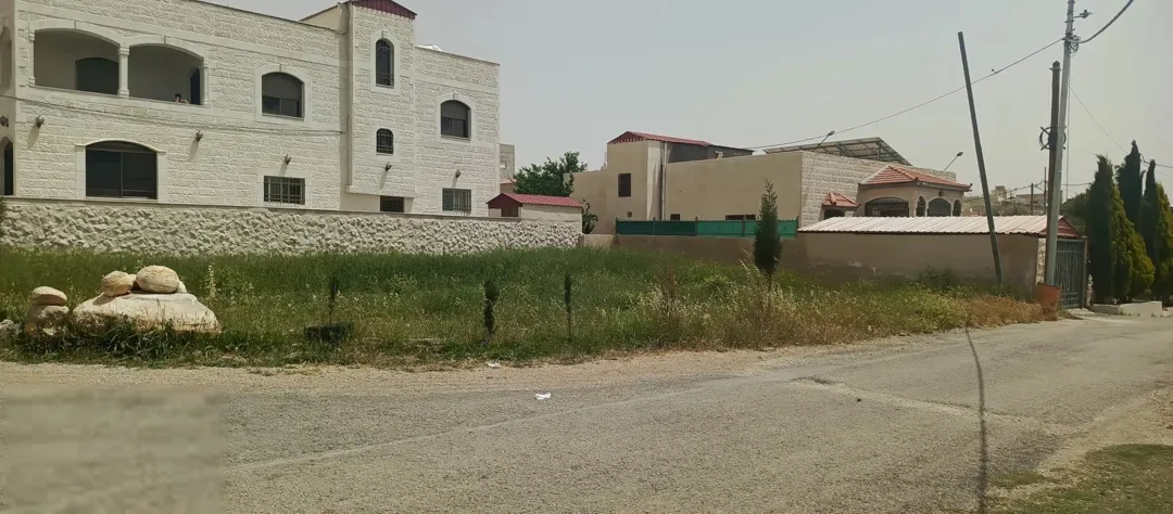 أرض سكنية للبيع في الكرك – مؤتة إنجاصة الغربية