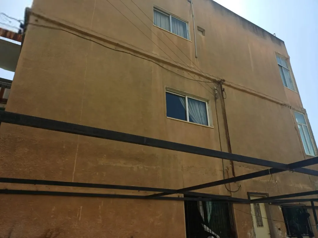 عمارة سكنية مع أرض للبيع في القويسمة
