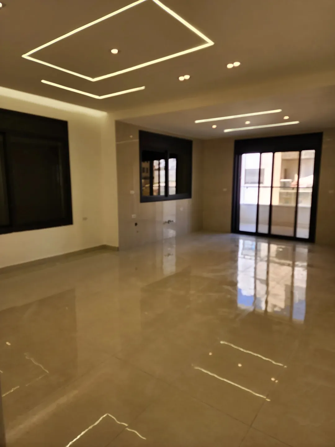 شقق سكنية فاخرة للبيع منازل العز للإسكان