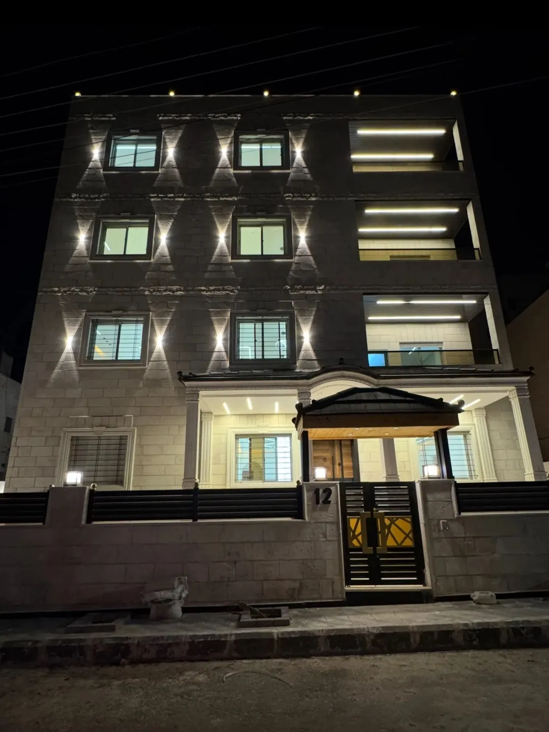 عقار استثماري أو سكني للبيع – عمارة سكنية متكاملة في ضاحية الرشيد