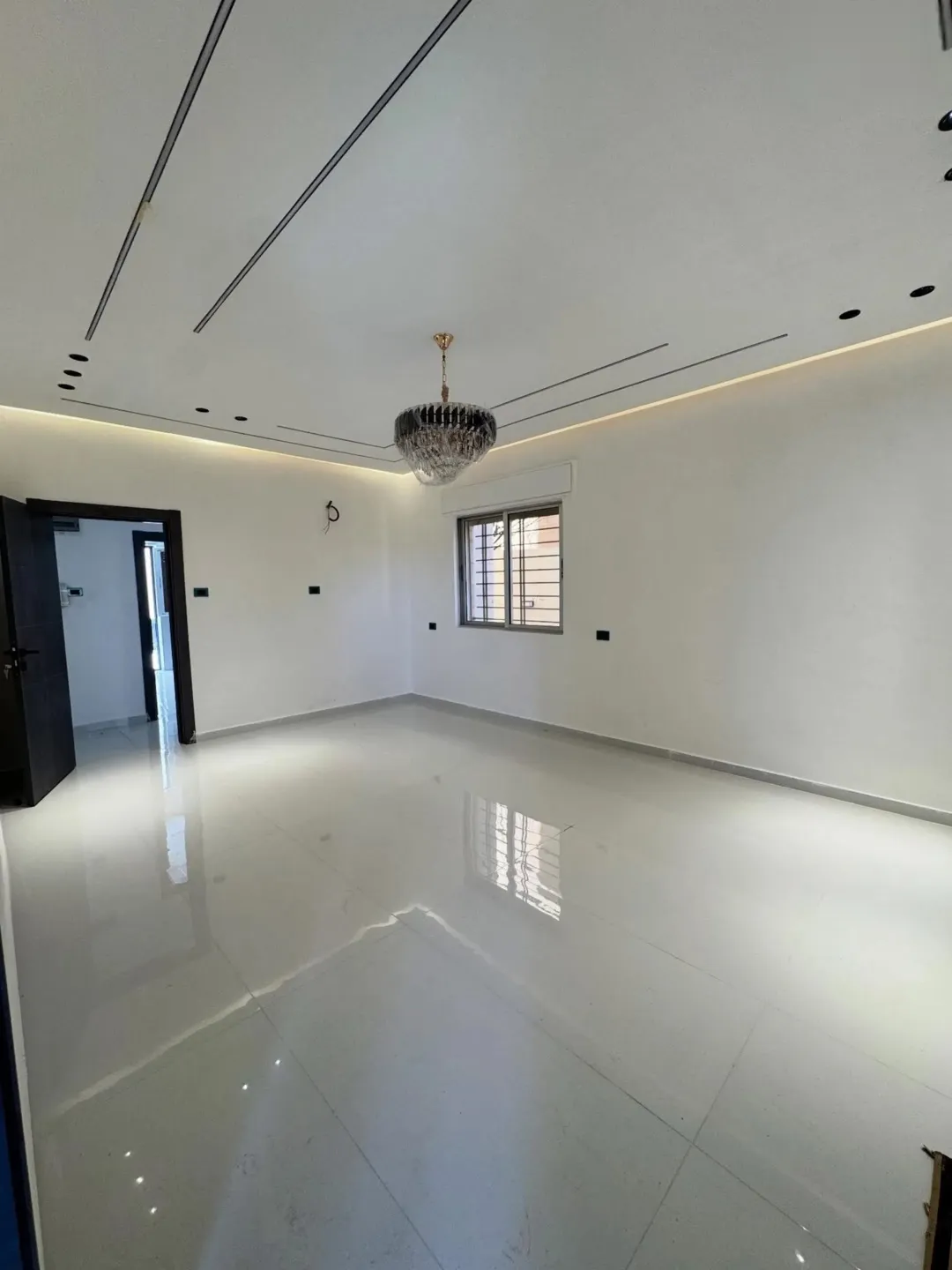 عقار استثماري أو سكني للبيع – عمارة سكنية متكاملة في ضاحية الرشيد