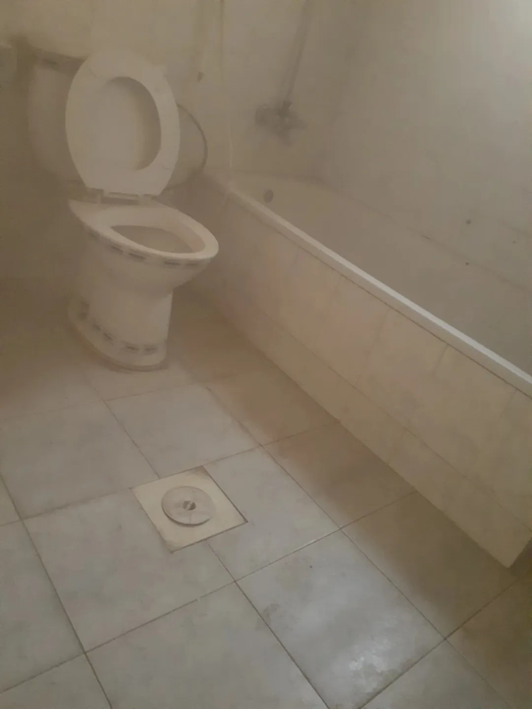 منزل كلاسيكي بساحة خارجية مميزة في جبل التاج