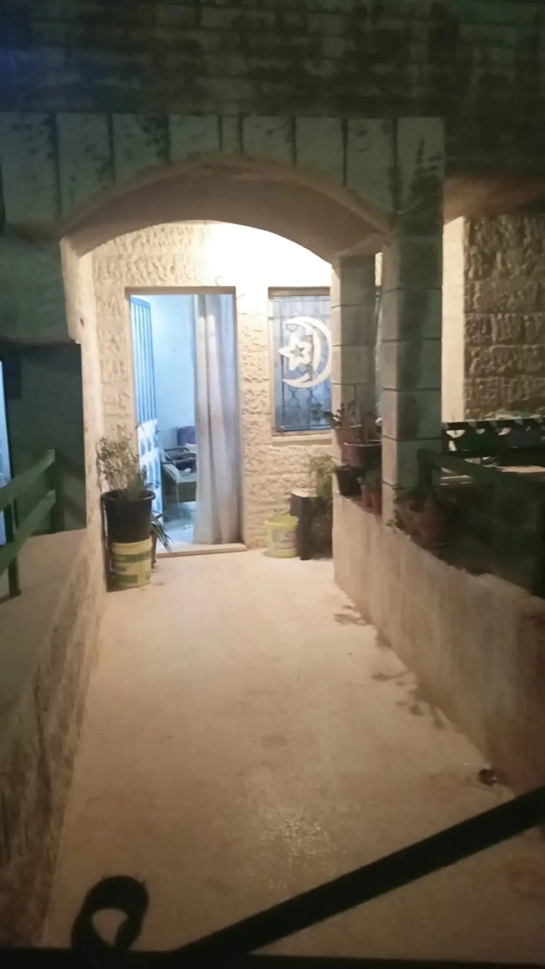 شقة تجارية وسكنية للبيع في الزرقاء الجديدة – شارع 36