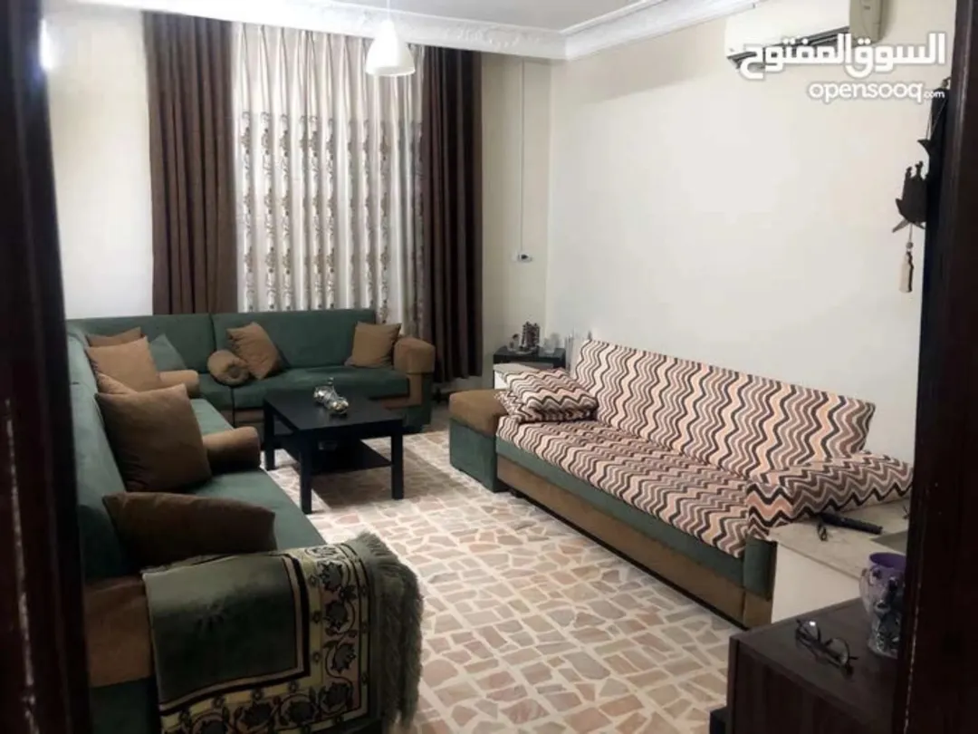 منزل مستقل في الهاشمي الشمالي مساحة الارض 500 متر شارع نعيم بن عبد الله امتداد شارع فيلادلفيا