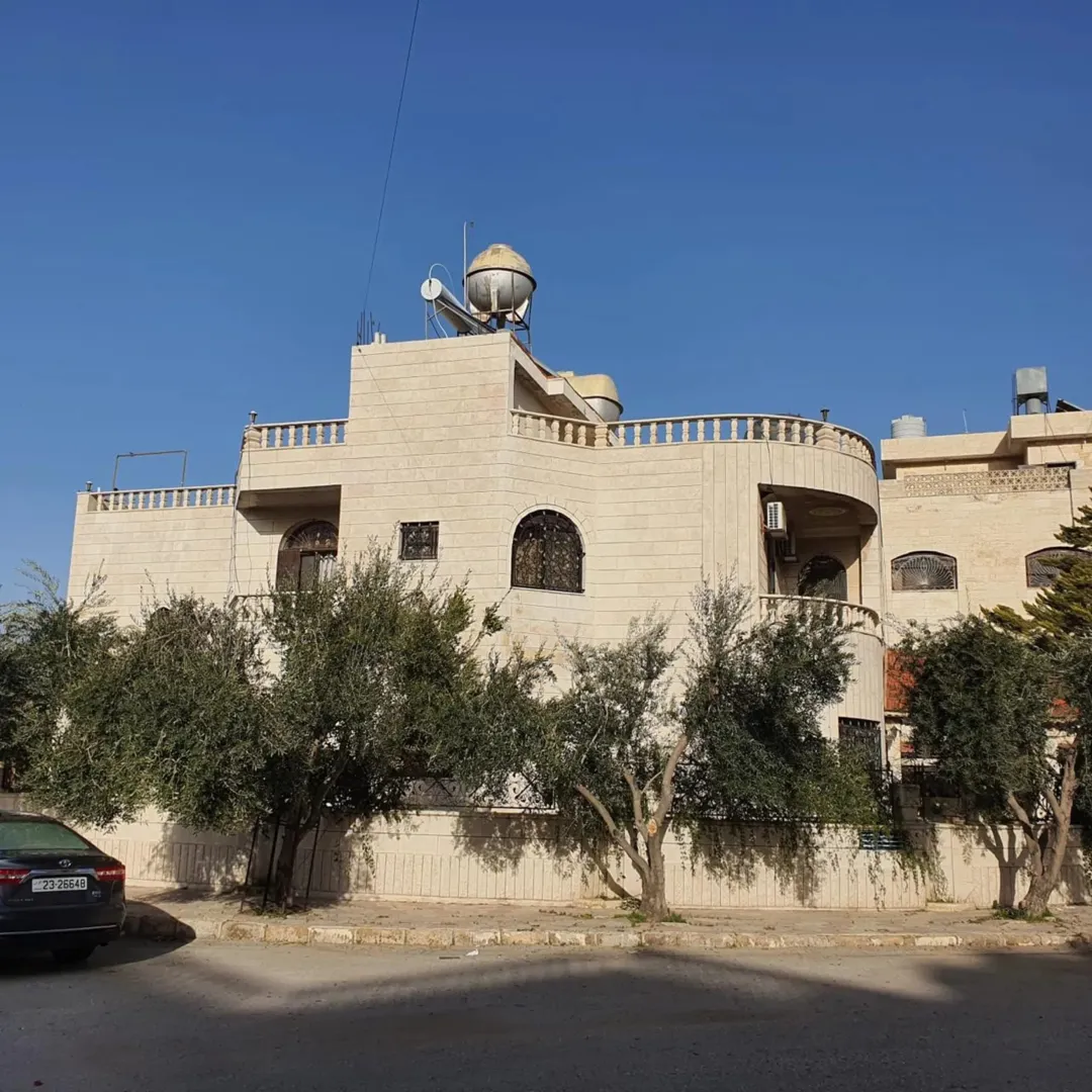 فيلا فاخرة بموقع استثنائي في قوشانين