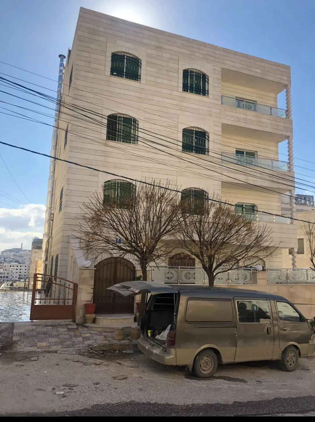 عمارة استثمارية للبيع في أبو علندا – إسكان الكهرباء