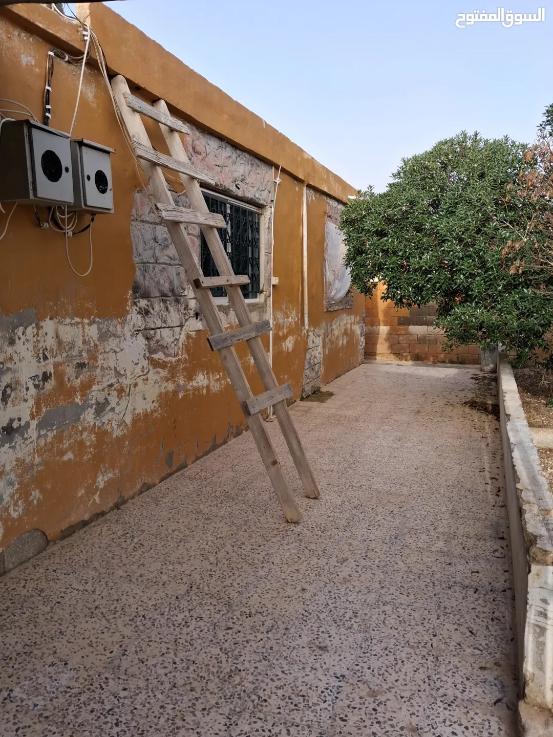 أربع بيوت للبيع بسعر مغري