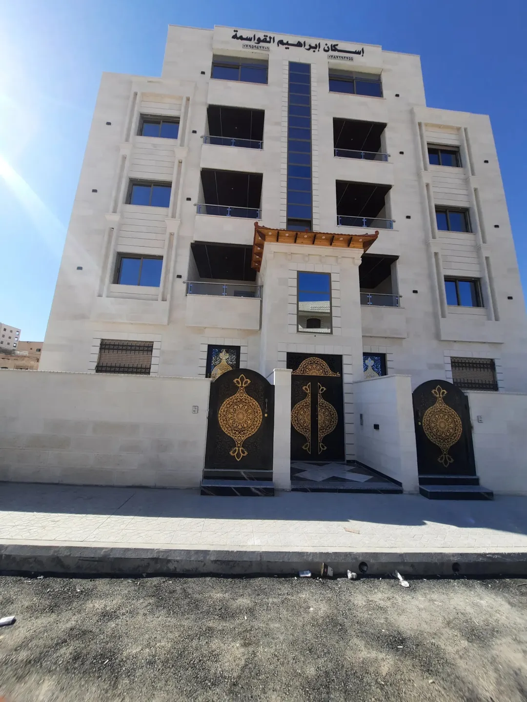 شقق فاخرة بسعر مميز في الزرقاء الجديدة قريبة من مدارس الهدى والنور