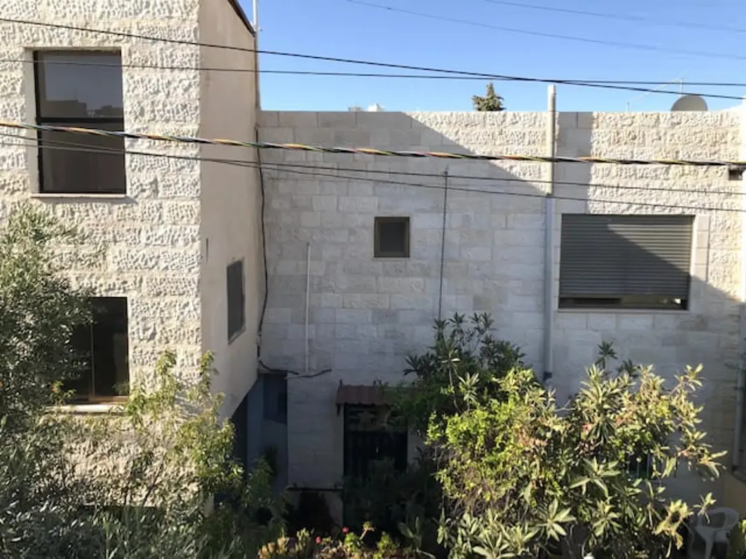 بيت مستقل طابقين للبيع في ابونصير حارة 1