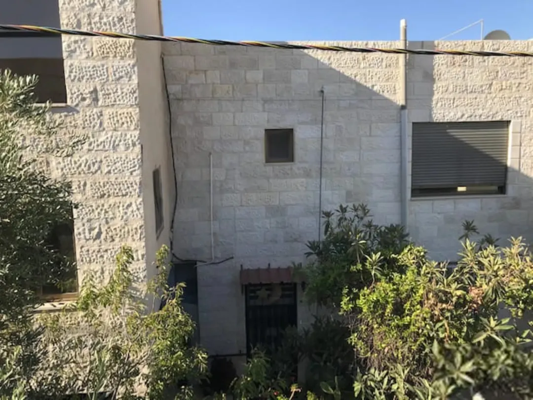 بيت مستقل طابقين للبيع في ابونصير حارة 1
