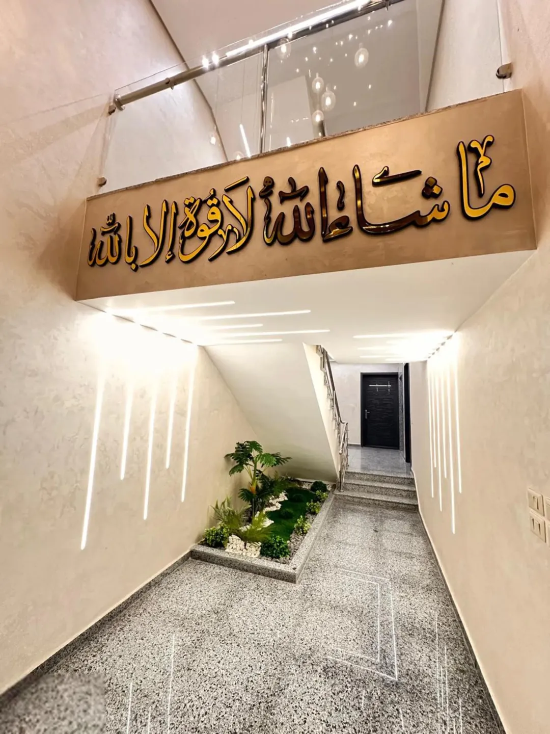 شقه جديده طريق المطار ضاحية الأمير علي 55 ألف كاش فقط فقط منطقة فلل طابق قبل الأخير ثلاث نوم120متر