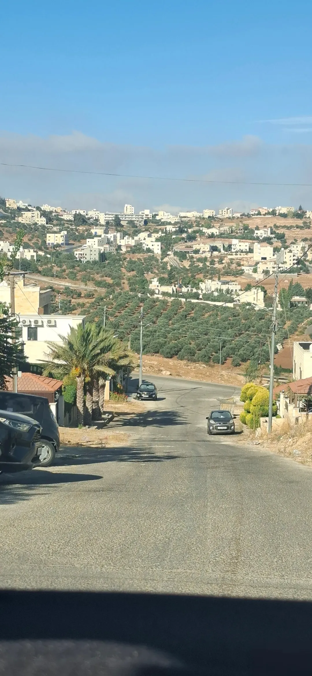 ارض للبيع بين فلل مستويه ومطله عيون الذيب شفا بدران
