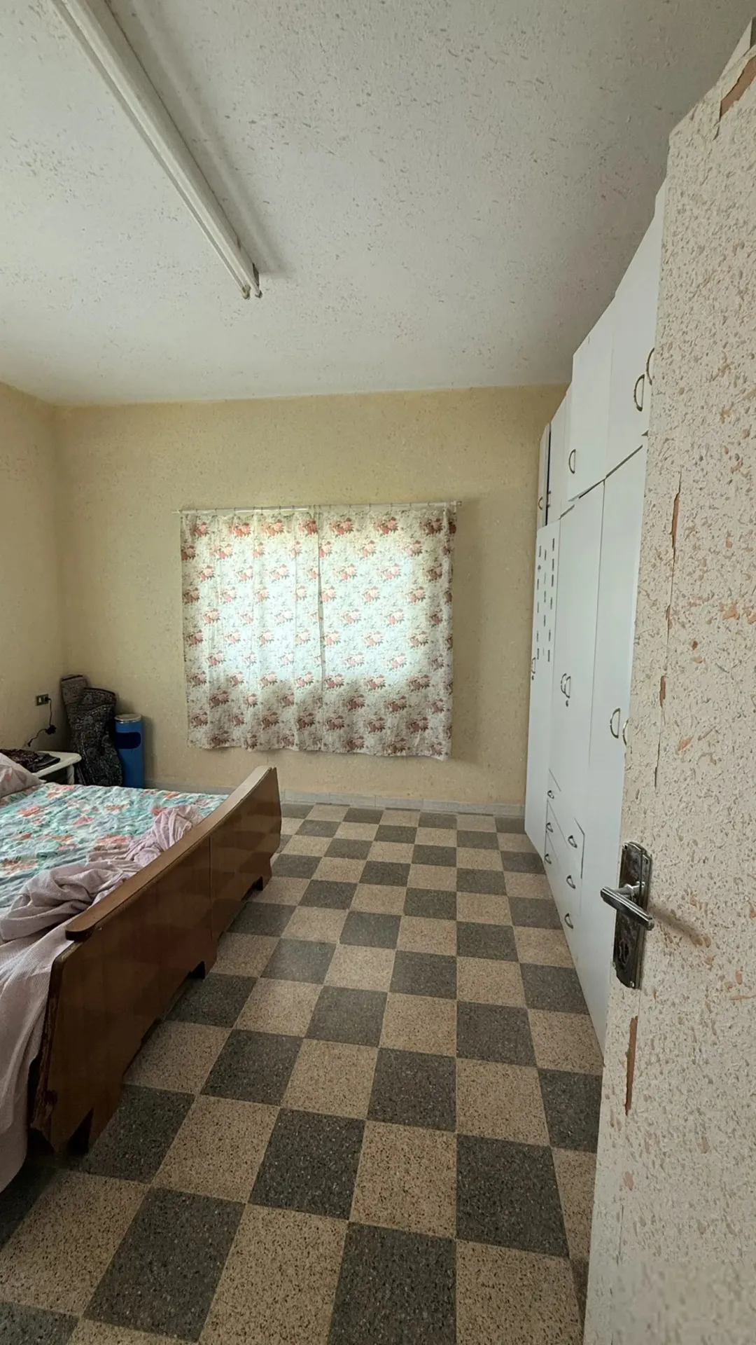مزرعة نموذجية جاهزة للبيع في شرق جرش دحل – 18 دونم مشجرة زيتون