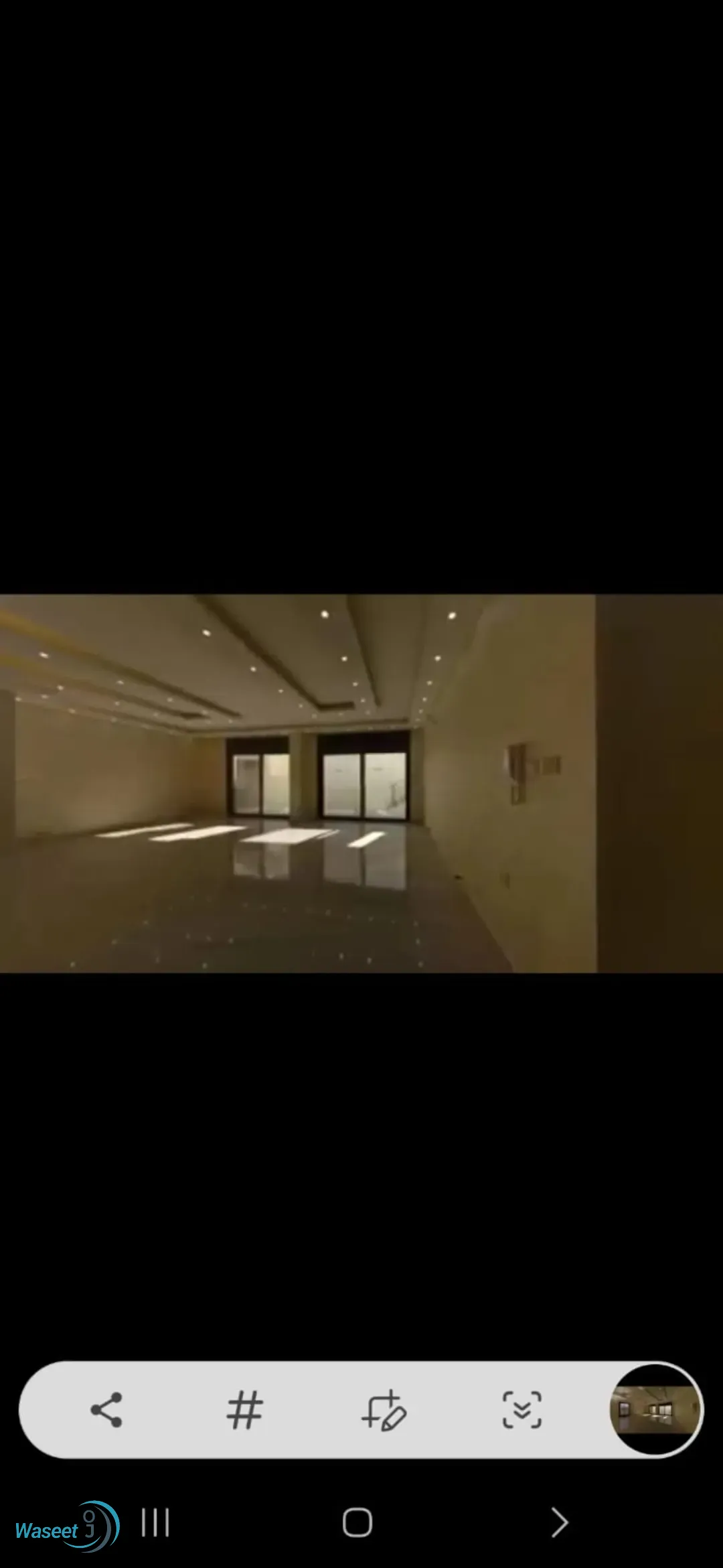 شقه للبيع شبه ارضي مهويه من جميع الجهات ومرتفعه