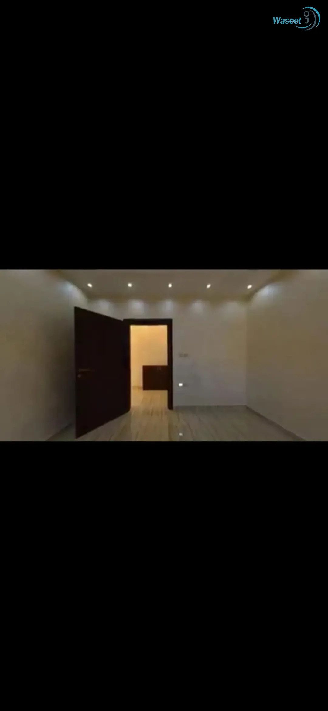 شقه للبيع شبه ارضي مهويه من جميع الجهات ومرتفعه