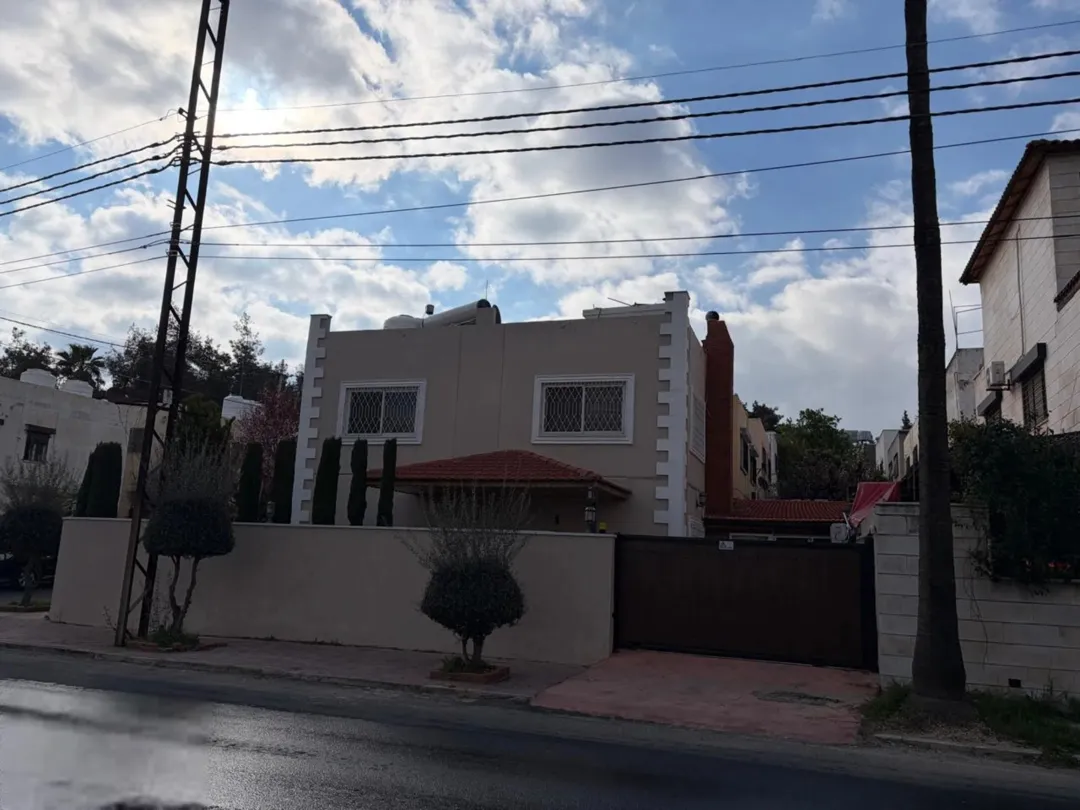 سيمي فيلا للبيع في مرج الحمام – إسكان عالية – موقع مميز على الشارع الرئيسي