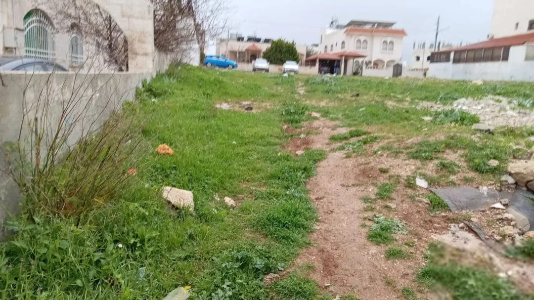 أرض سكنية مميزة للبيع في أبو علندا