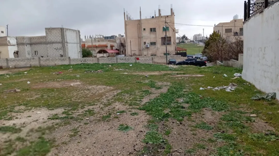 أرض سكنية مميزة للبيع في أبو علندا