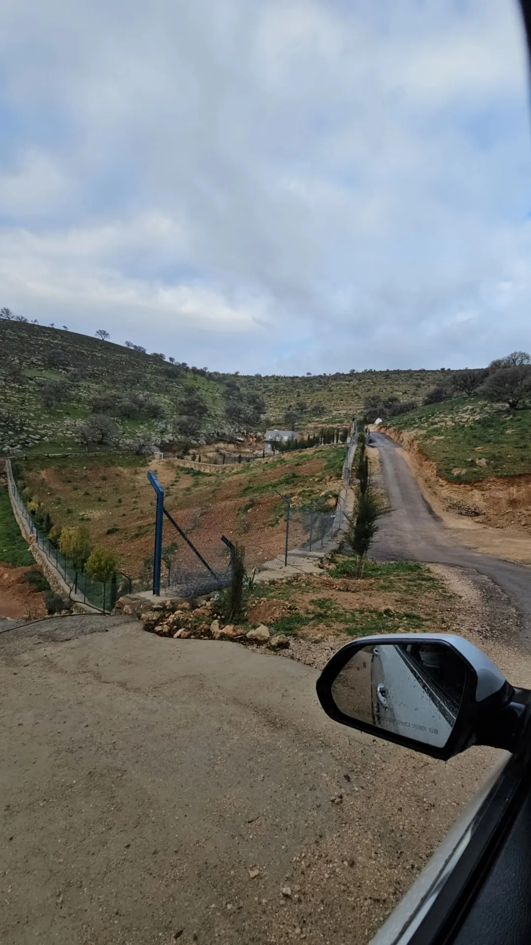 ارض للبيع في منطقة صروت والكمشه والعالوك – بين عمان والزرقاء