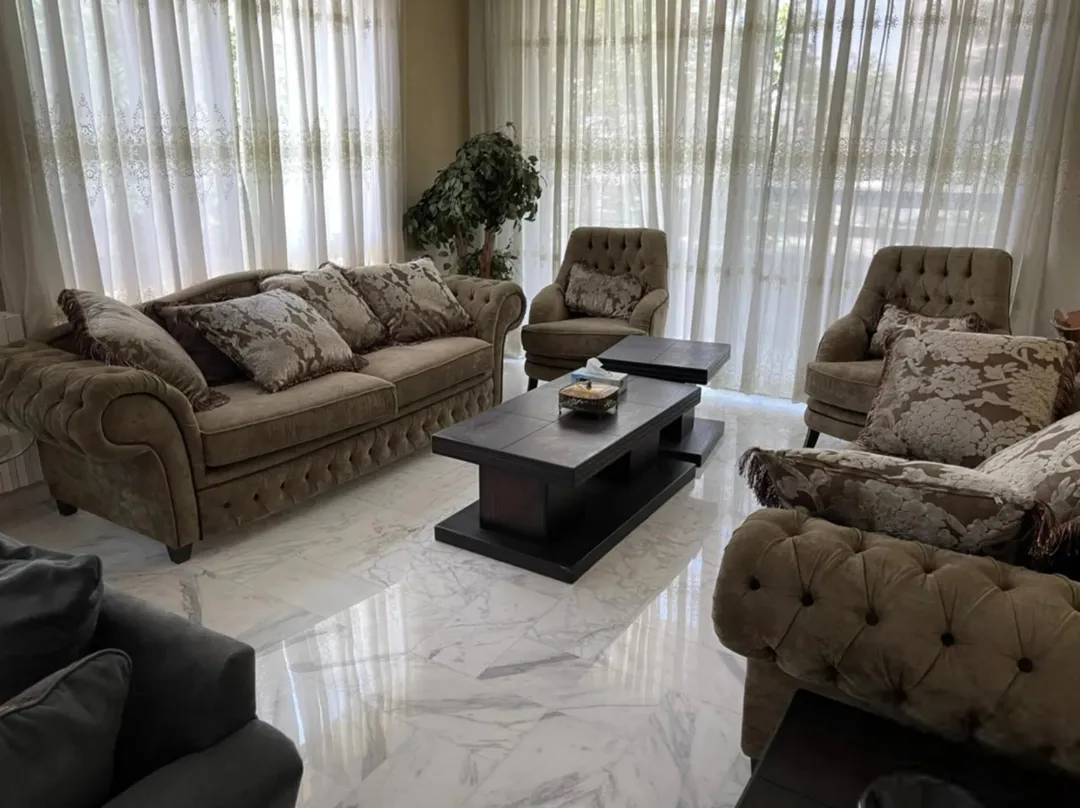 شقة مفروشة فاخرة للإيجار السنوي في عبدون | ID 918372