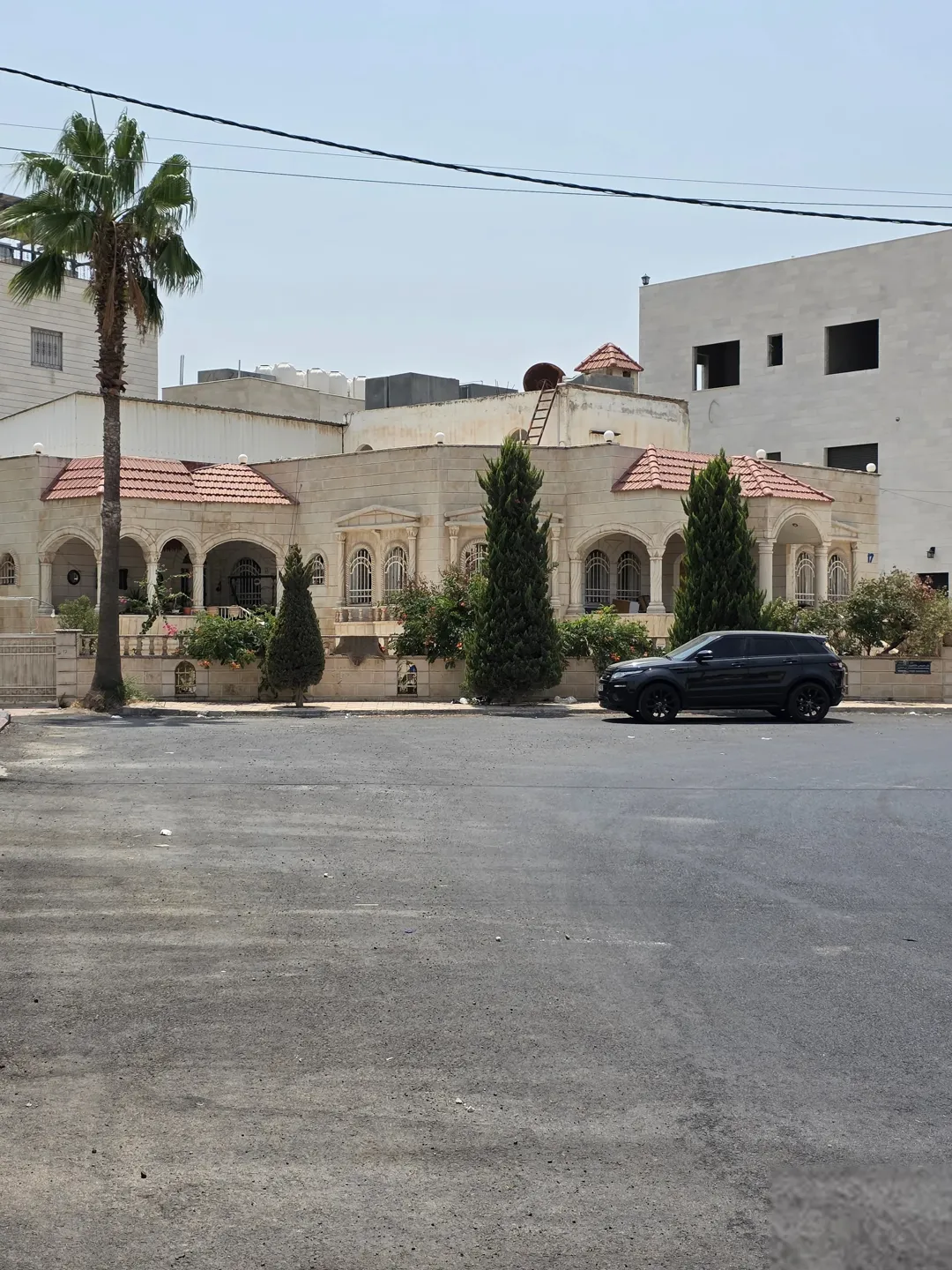 فيلا طابقين في أجمل مناطق المقابلين حي ابو الراغب في موقع مميز جدا اقراء الاعلان كامل — صورة 2