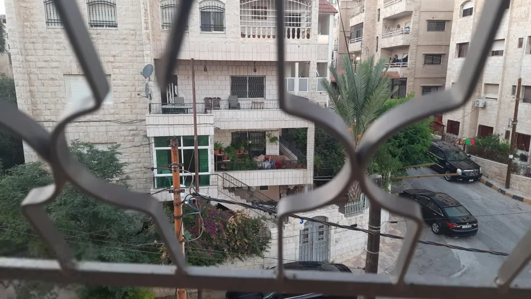 منزل عصري في ماركا الشمالية العبدلات للبيع أو البدل