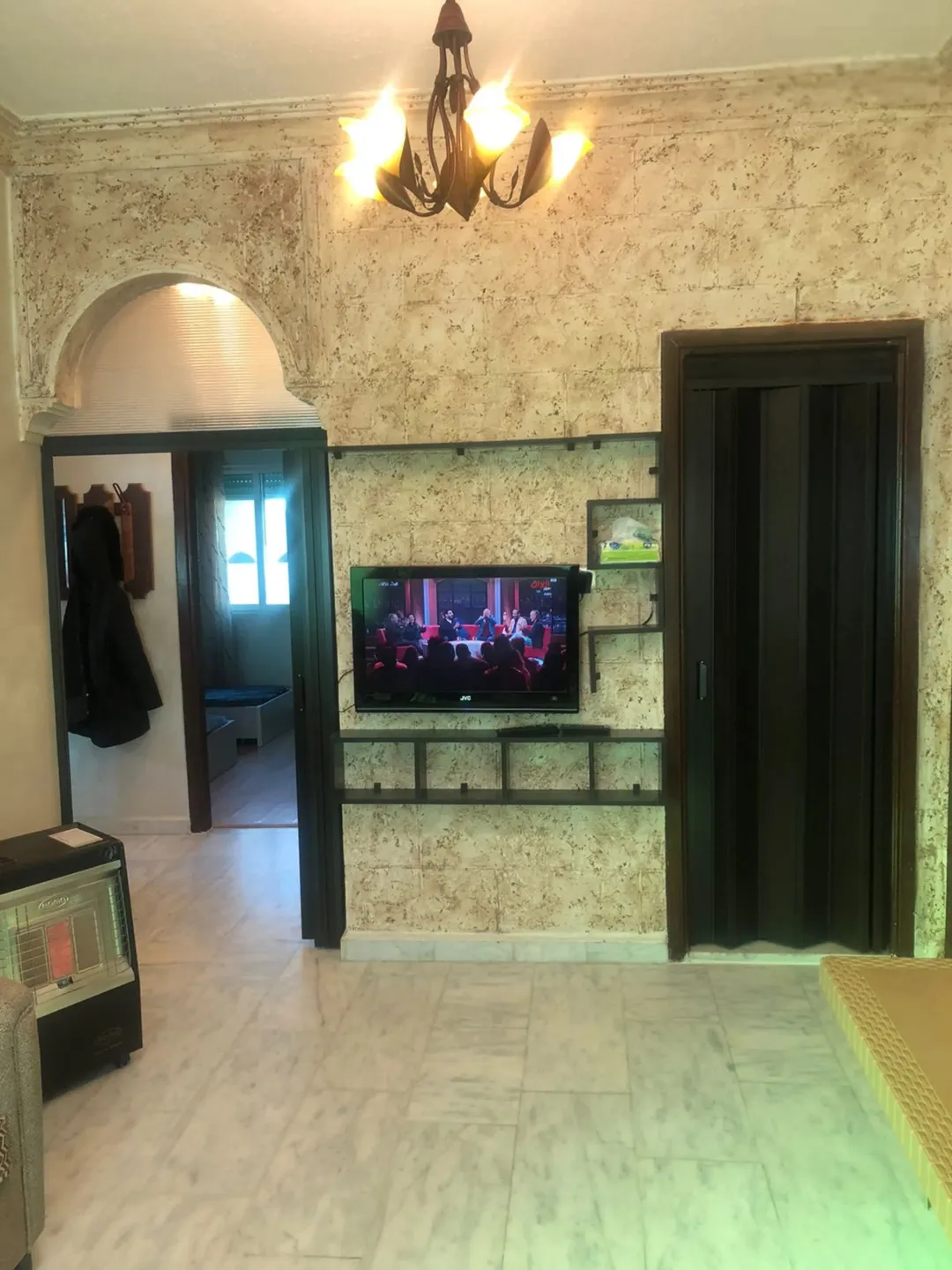 شقة مفروشة ديلوكس للإيجار في ضاحية الرشيد، موقع مميز قرب الجامعة الأردنية