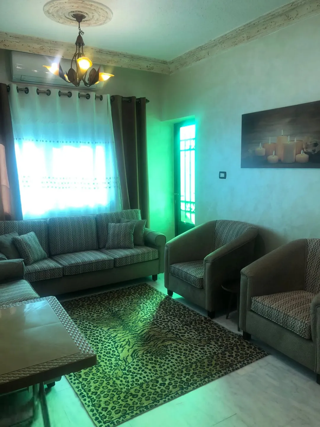 شقة مفروشة ديلوكس للإيجار في ضاحية الرشيد، موقع مميز قرب الجامعة الأردنية