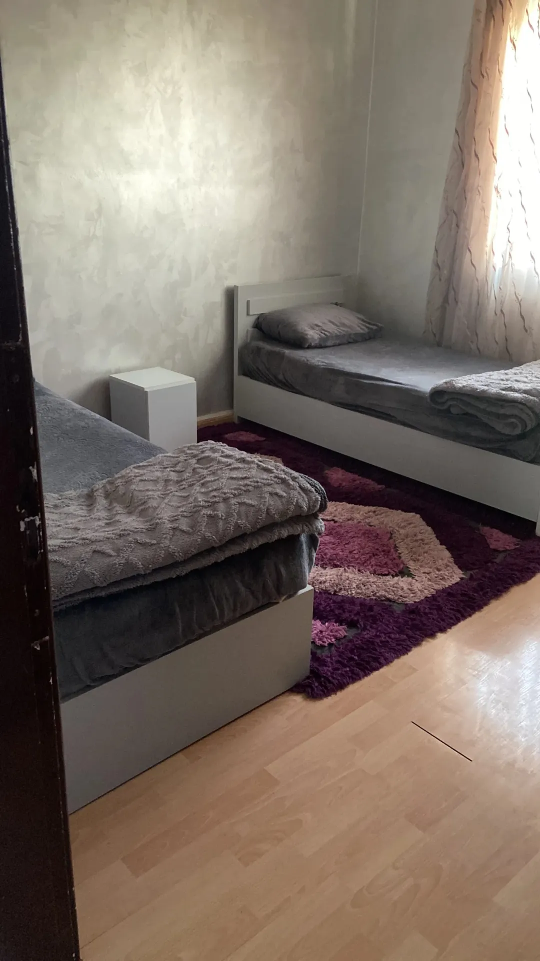 شقة مفروشة ديلوكس للإيجار في ضاحية الرشيد، موقع مميز قرب الجامعة الأردنية