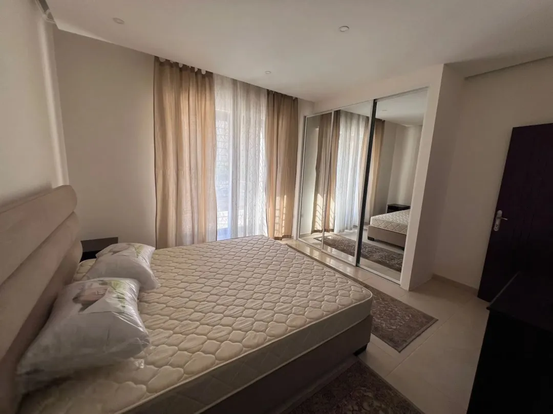 شقة فاخرة مفروشة للإيجار في حي عبدون | ID 737396