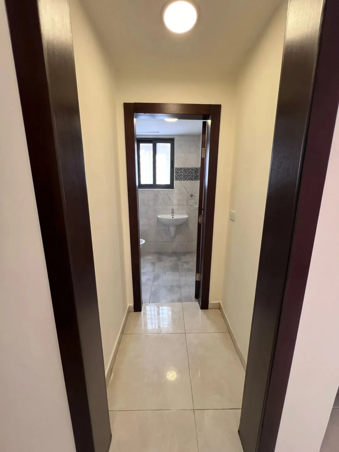 شقة فاخرة مفروشة للإيجار في حي عبدون | ID 737396