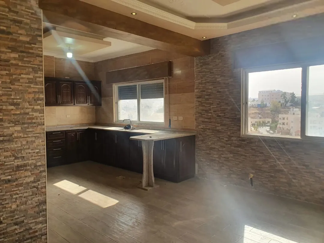 عمارة مميزة طابقية في طبربور للبيع